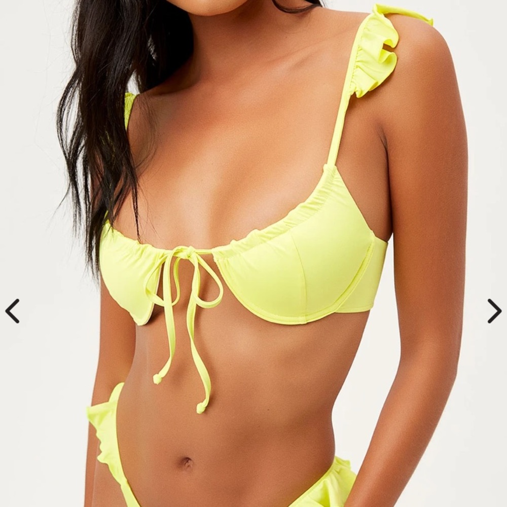 Birdie Ruffle Bikini Top